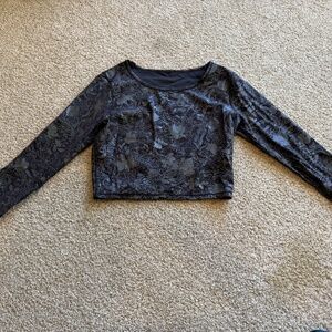 Lululemon Cropped Long sleeve Size 8
